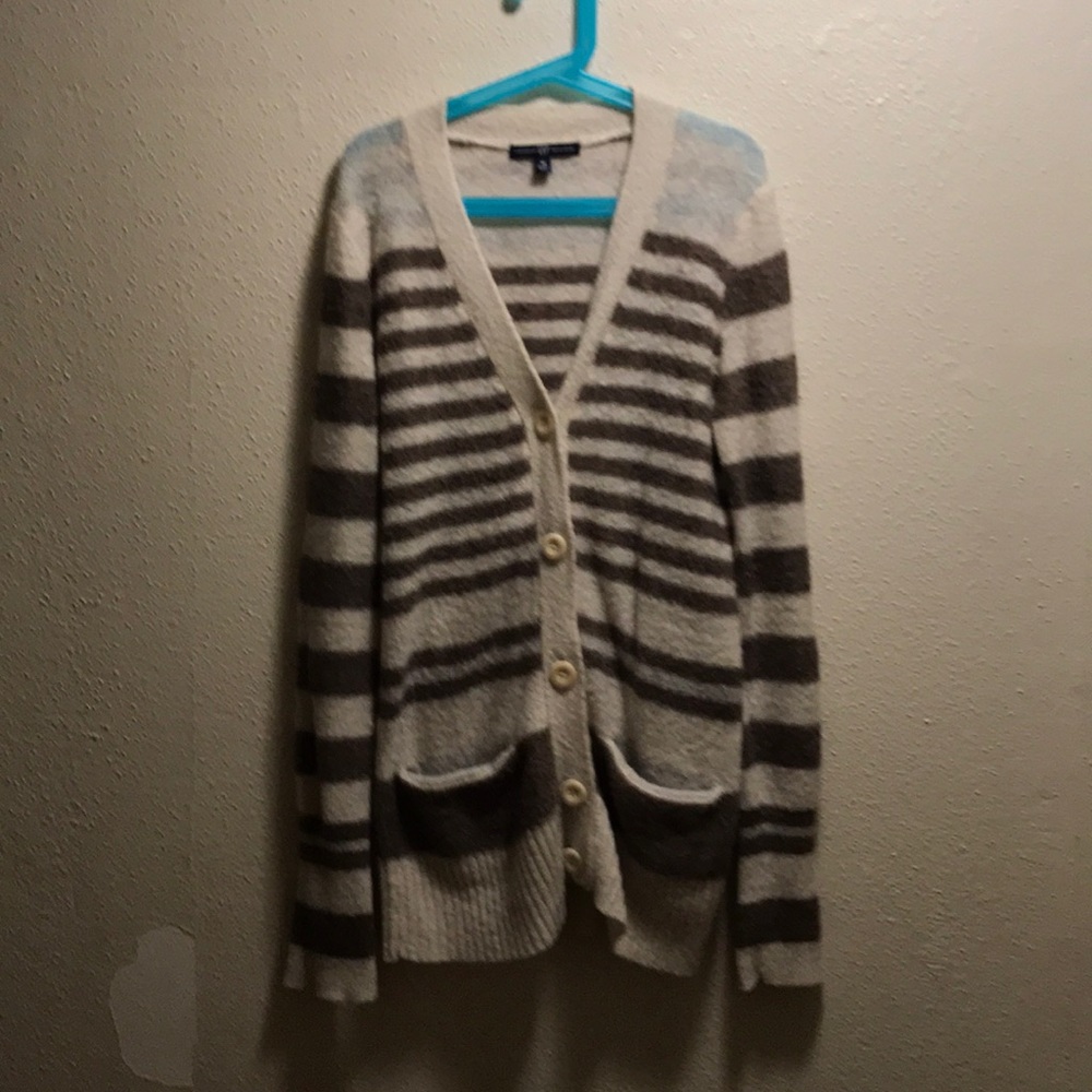 Gap sweater